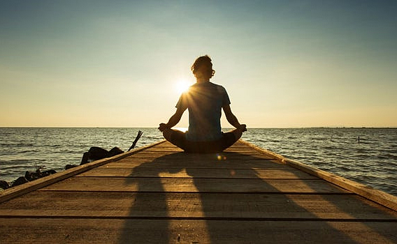 Pár minút dennej meditácie môže viesť k pozitívnym zmenám